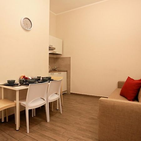 Apartcity Naples B&B Luaran gambar