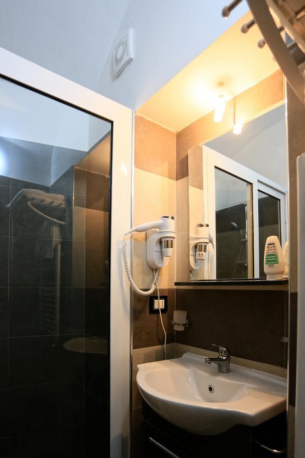 Apartcity Naples B&B Luaran gambar